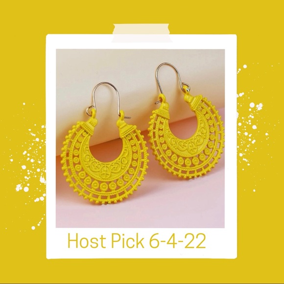 Jewelry - 🦋 3/$24 Bright yellow metal hoop engraved earrings / NWOT